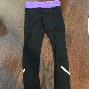Cropped Lululemon leggings with purple band